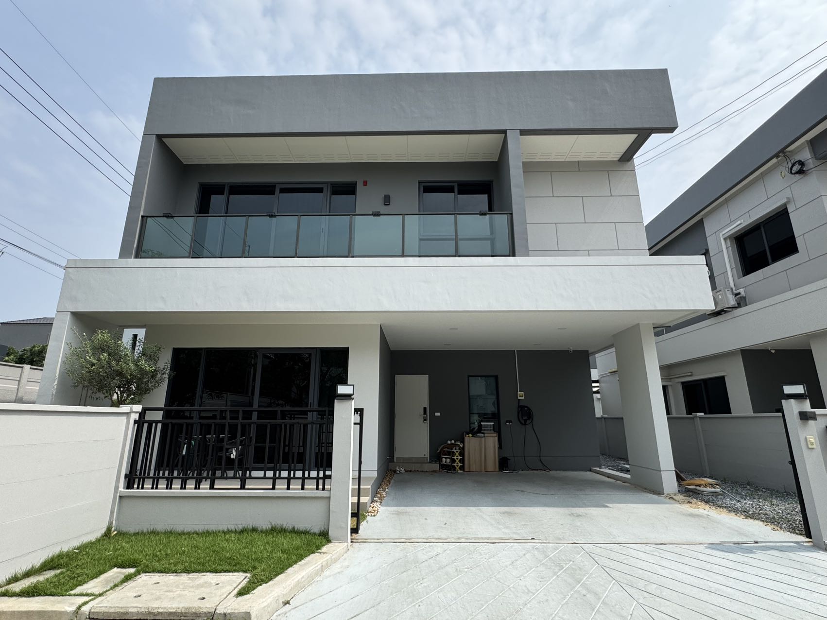 Bang Na four bedroom villa for rent