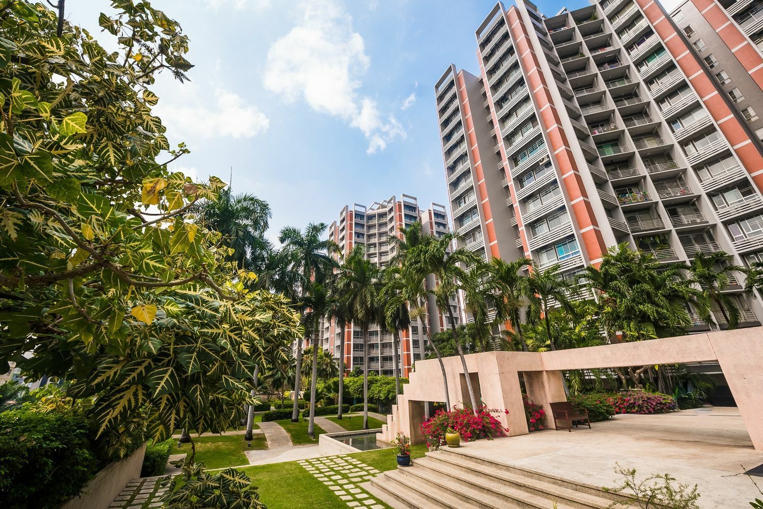Bangkok Garden Apartment & Serviced Apartment three bedroom apartment for rent