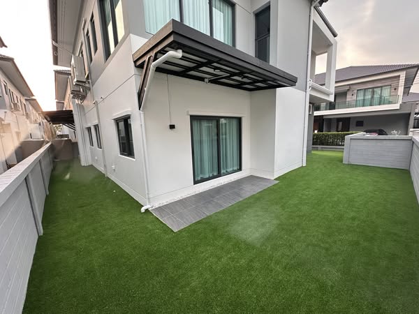 Bang Na 4+1 bedroom villa for rent